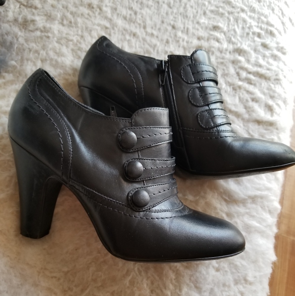 Gianni Bini Ankle Zip Booties Size 7.5